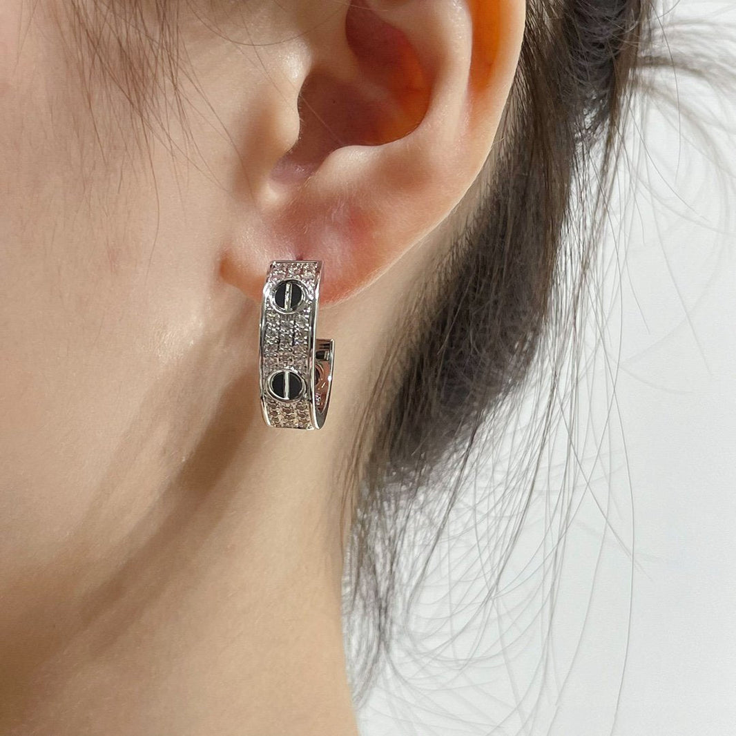 [LOXURA]LOVE CERAMIC DIAMOND PAVED SILVER EARRINGS