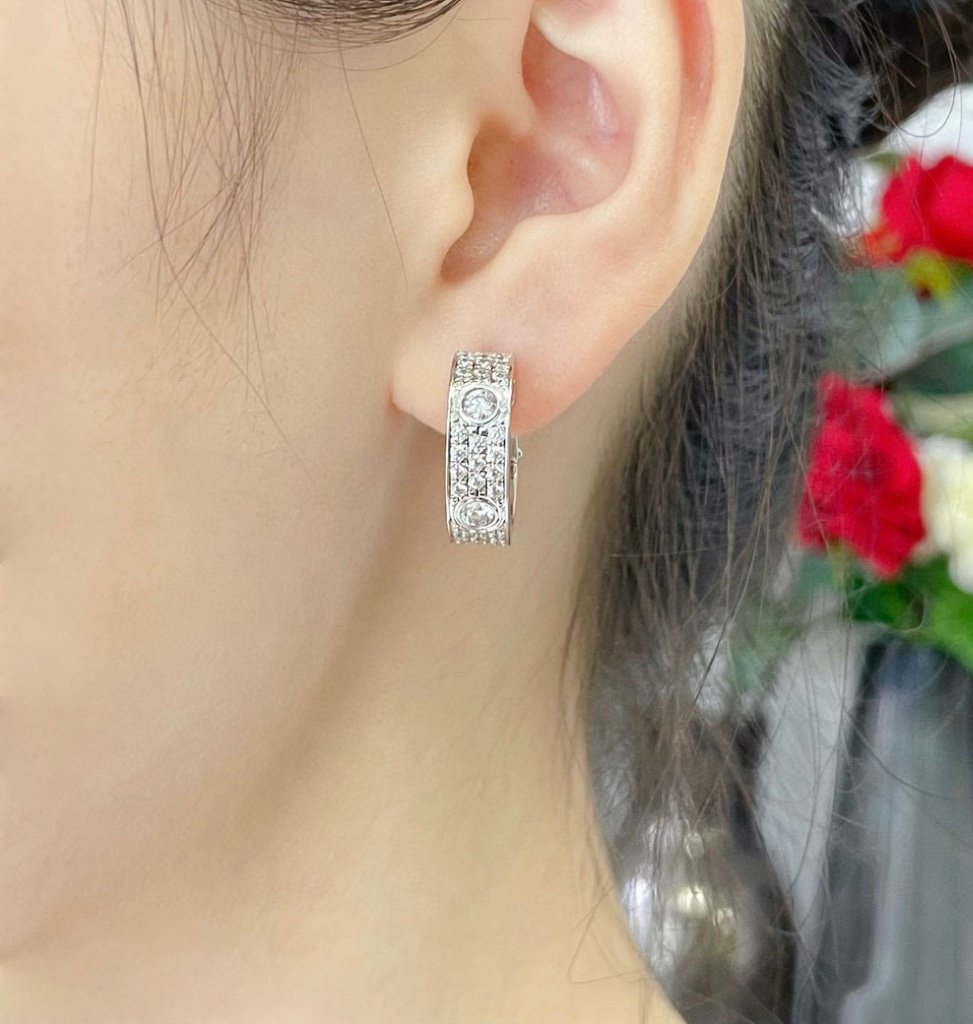 [LOXURA]LOVE 5.5MM DIAMOND PAVED EARRINGS