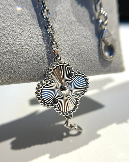 [LOXURA] CLOVER 5 MOTIF LASER BRACELET COLLECTION