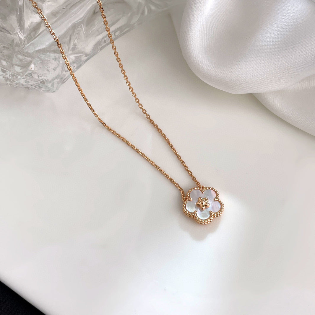 [LOXURA]LUCKY  WHITE MOP  PLUM BLOSSOM NECKLACE